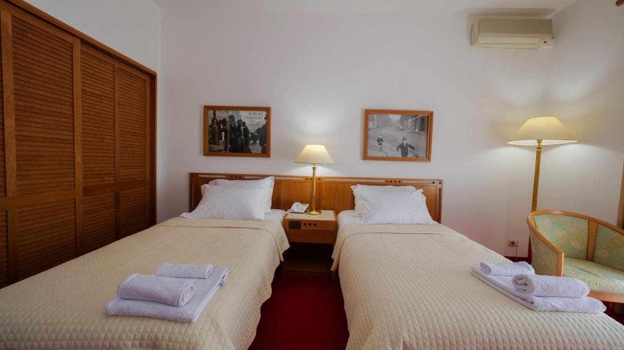Chateau Linza Resort Тирана Экстерьер фото