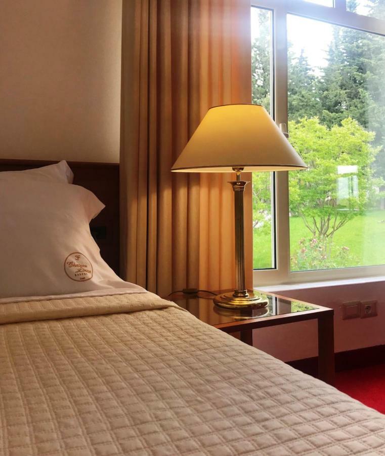 Chateau Linza Resort Тирана Экстерьер фото